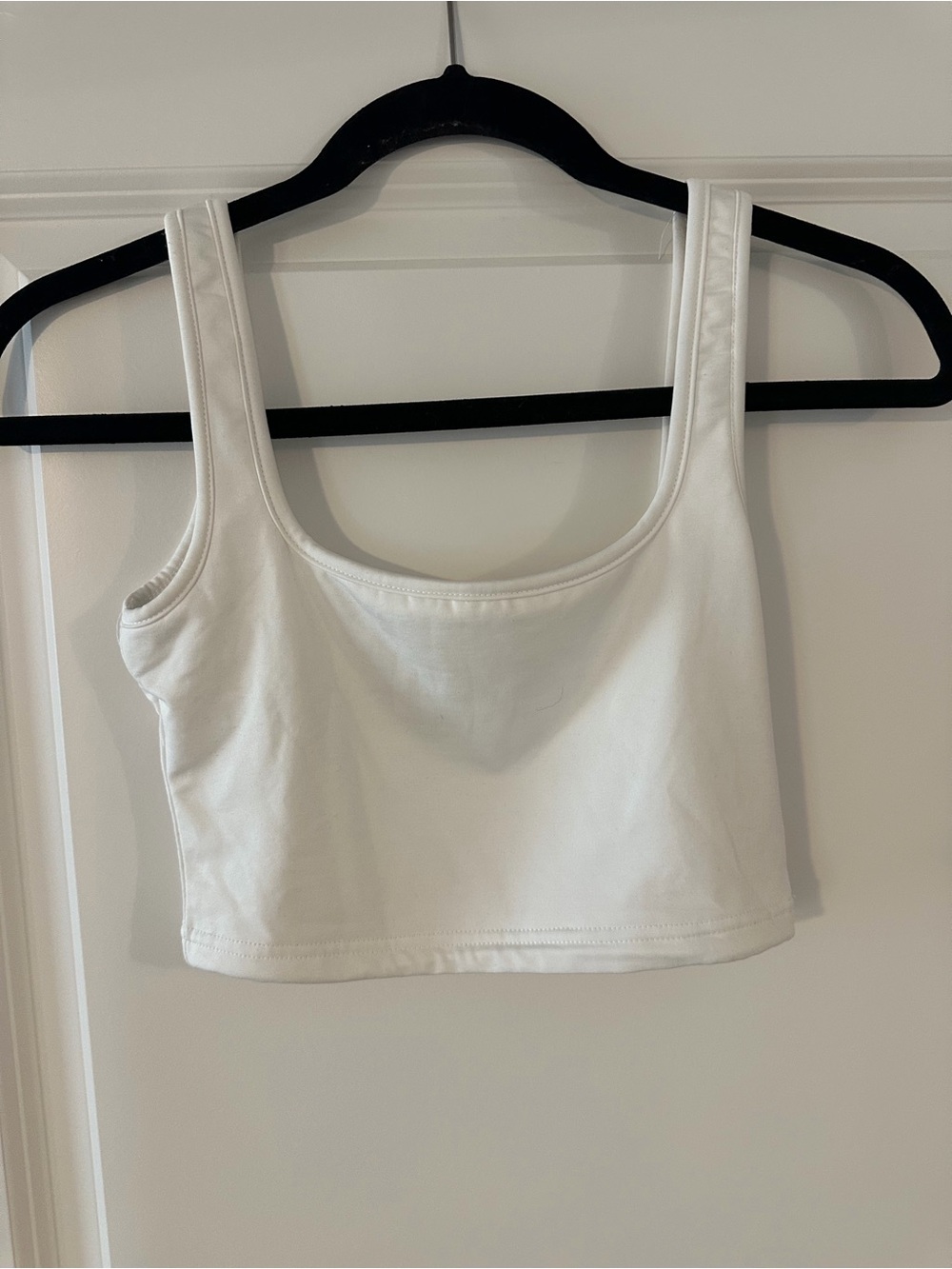 Everyday Scoop Neck White Crop Tank Top - Women